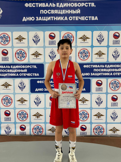 Алчевские боксеры стали победителями и призерами первенства по боксу.