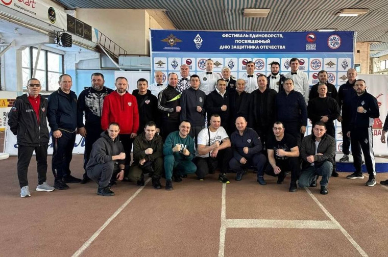 Алчевские боксеры стали победителями и призерами первенства по боксу.